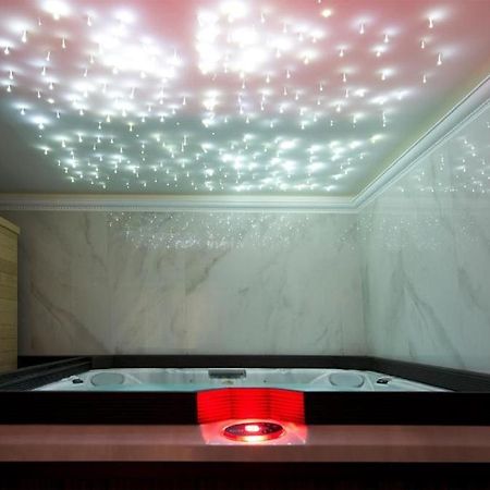 Bona Jacuzzi Club Aparthotel Cracovia Esterno foto