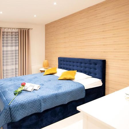 Bona Jacuzzi Club Aparthotel Cracovia Esterno foto