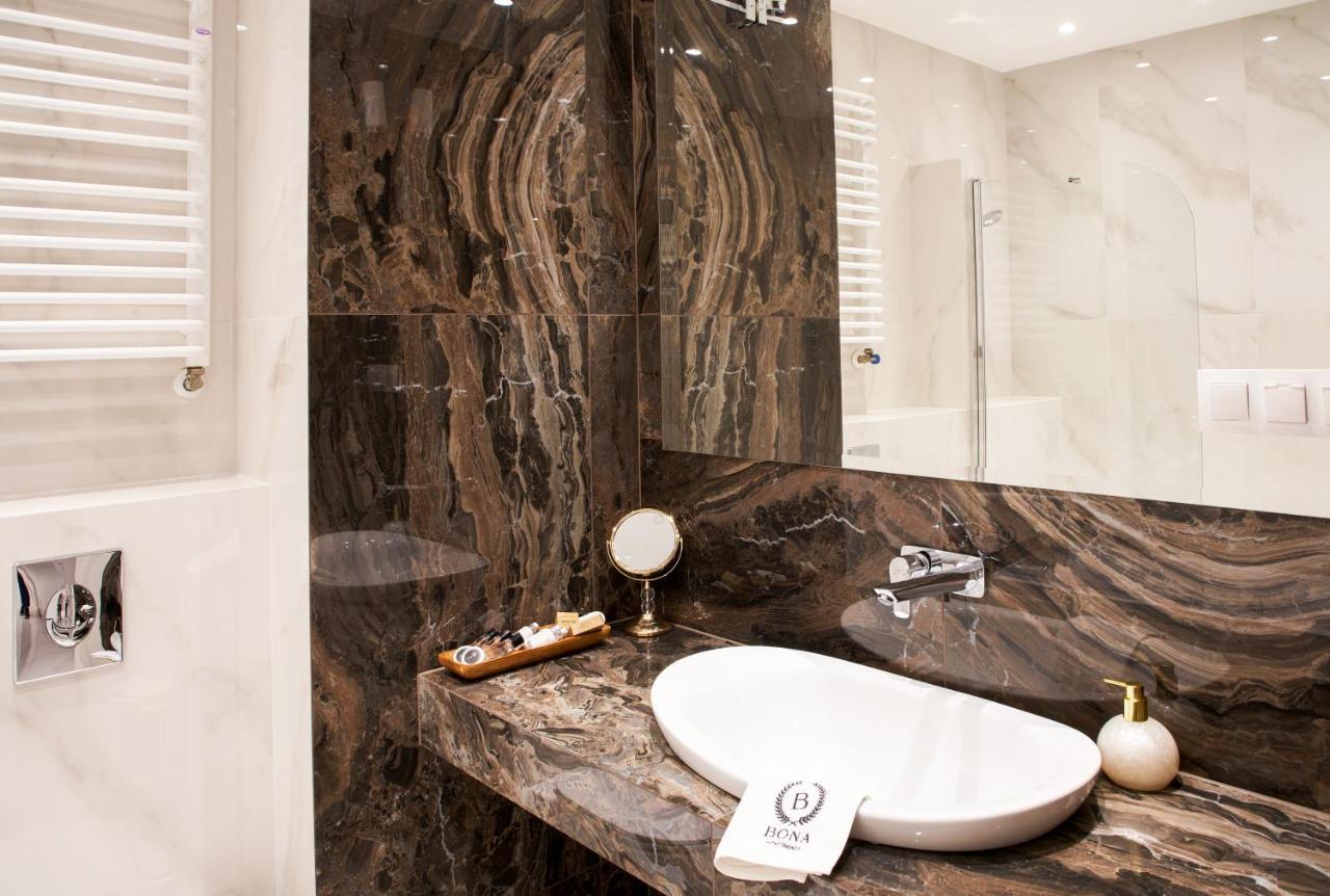 Bona Jacuzzi Club Aparthotel Cracovia Esterno foto