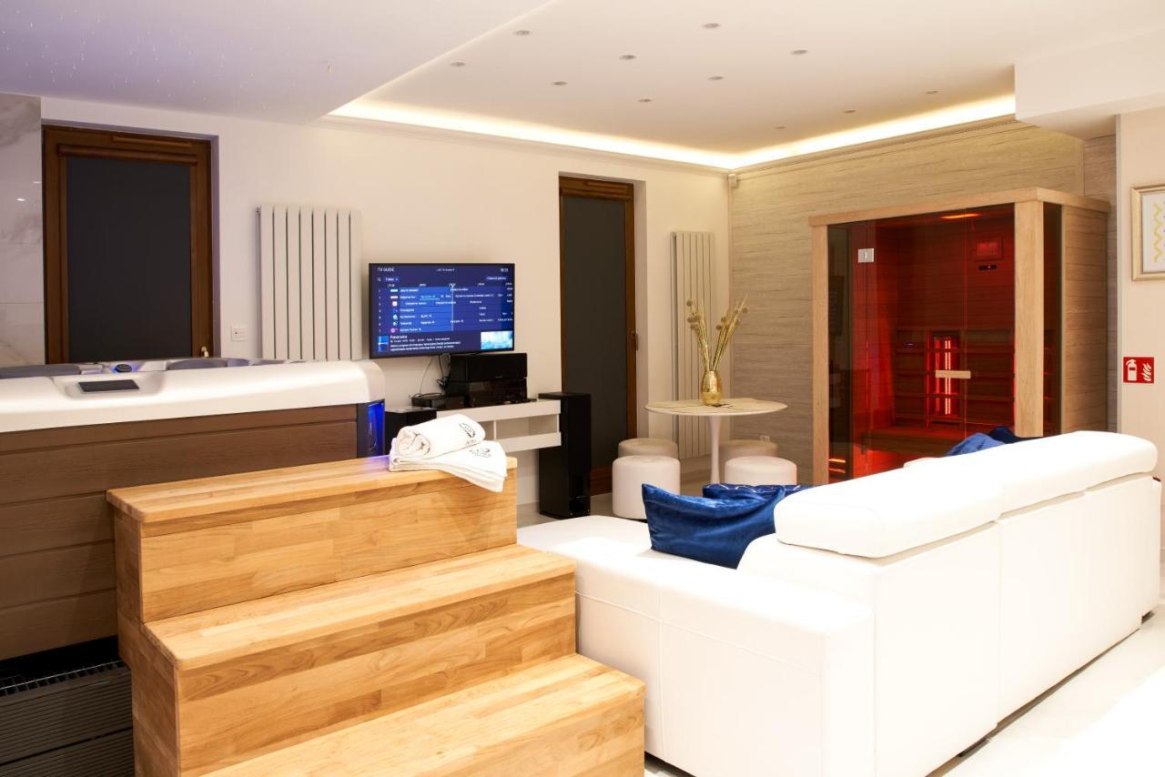 Bona Jacuzzi Club Aparthotel Cracovia Esterno foto