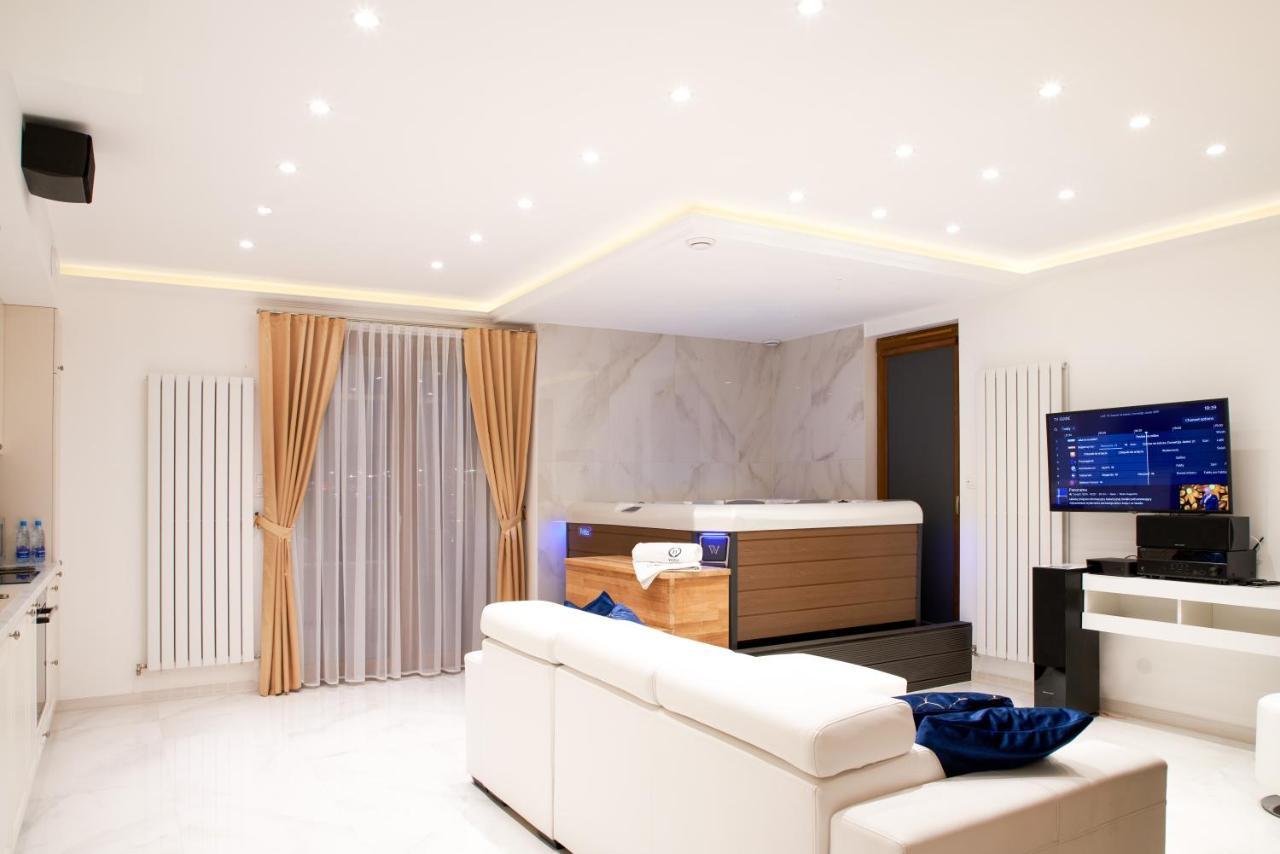 Bona Jacuzzi Club Aparthotel Cracovia Esterno foto