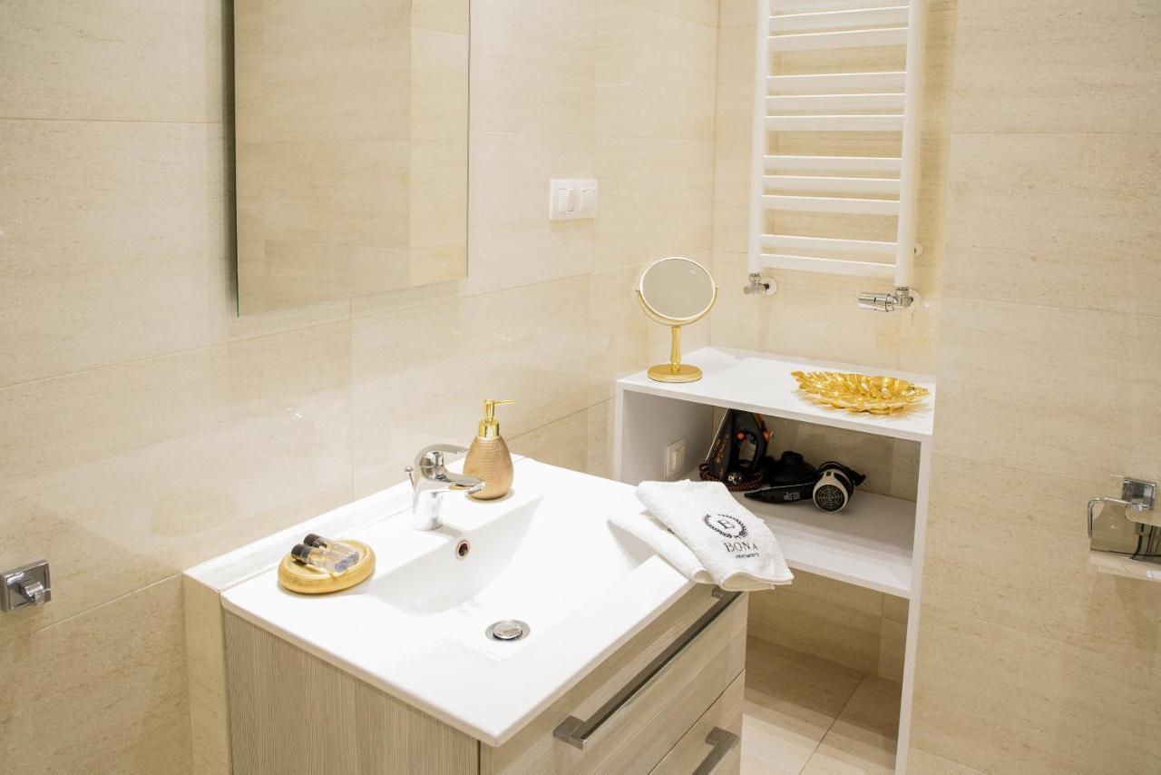 Bona Jacuzzi Club Aparthotel Cracovia Esterno foto