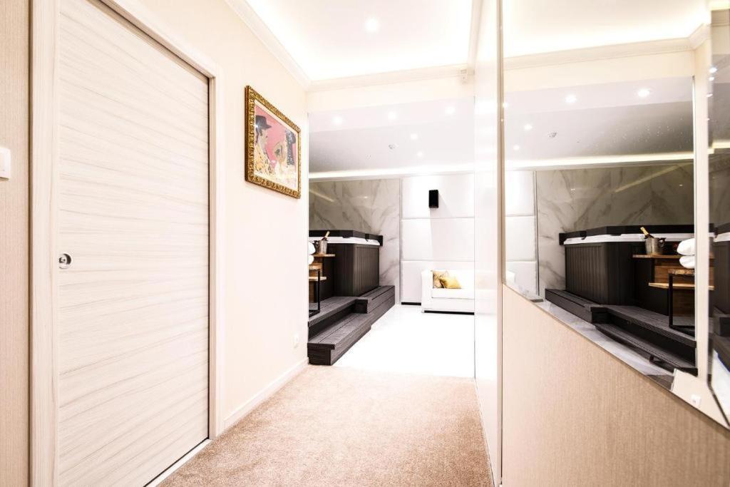 Bona Jacuzzi Club Aparthotel Cracovia Esterno foto