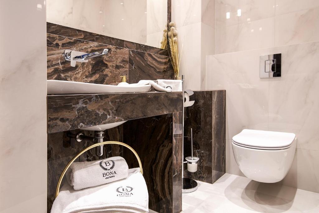 Bona Jacuzzi Club Aparthotel Cracovia Esterno foto