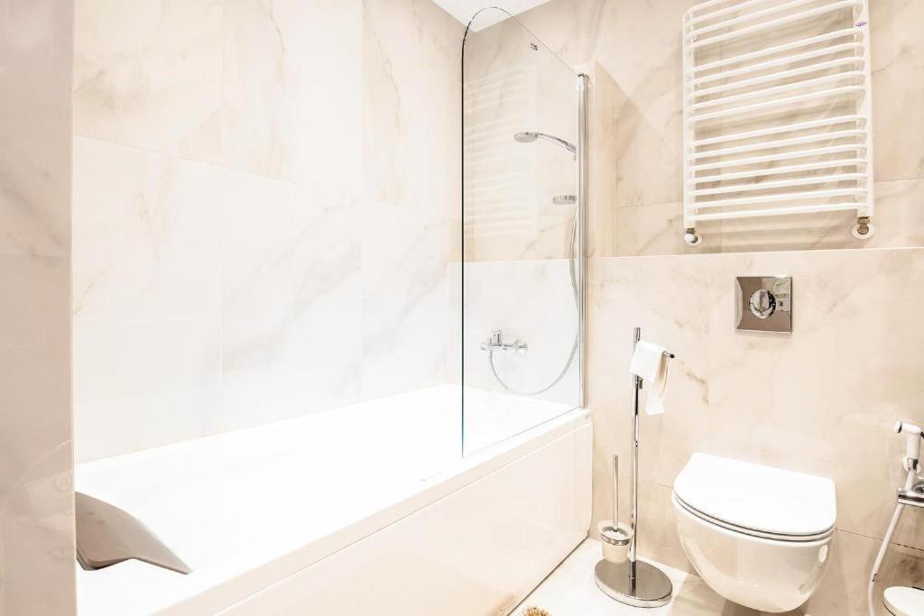 Bona Jacuzzi Club Aparthotel Cracovia Esterno foto