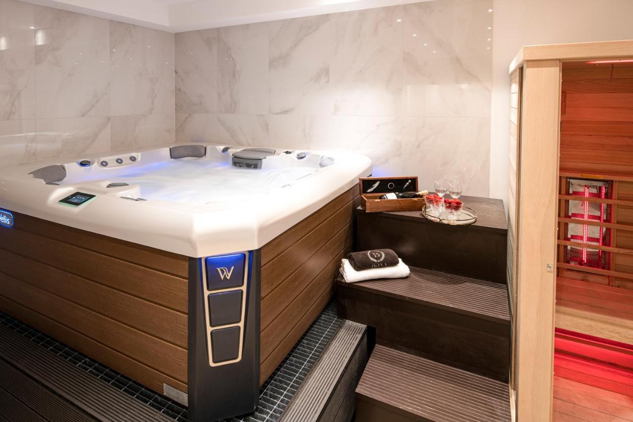 Bona Jacuzzi Club Aparthotel Cracovia Esterno foto