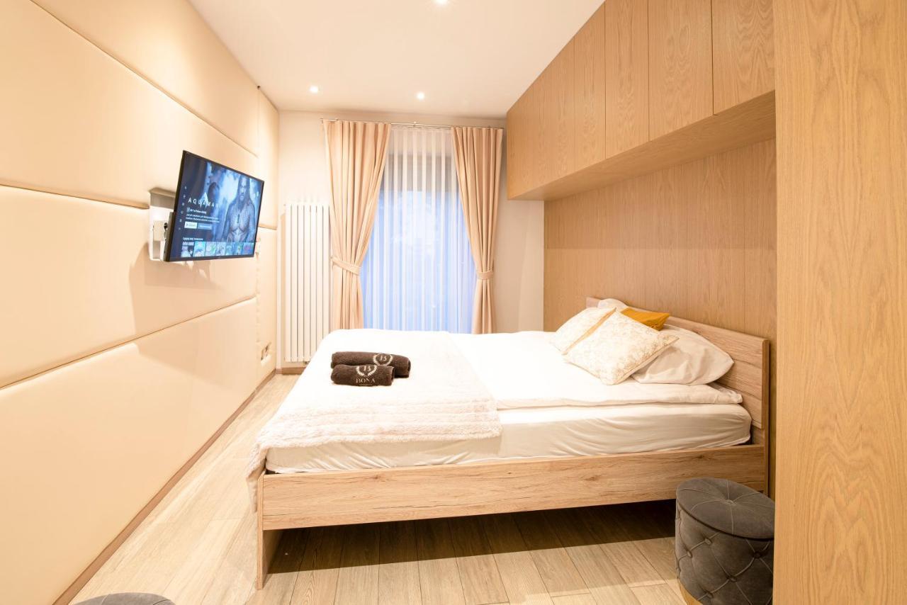 Bona Jacuzzi Club Aparthotel Cracovia Esterno foto