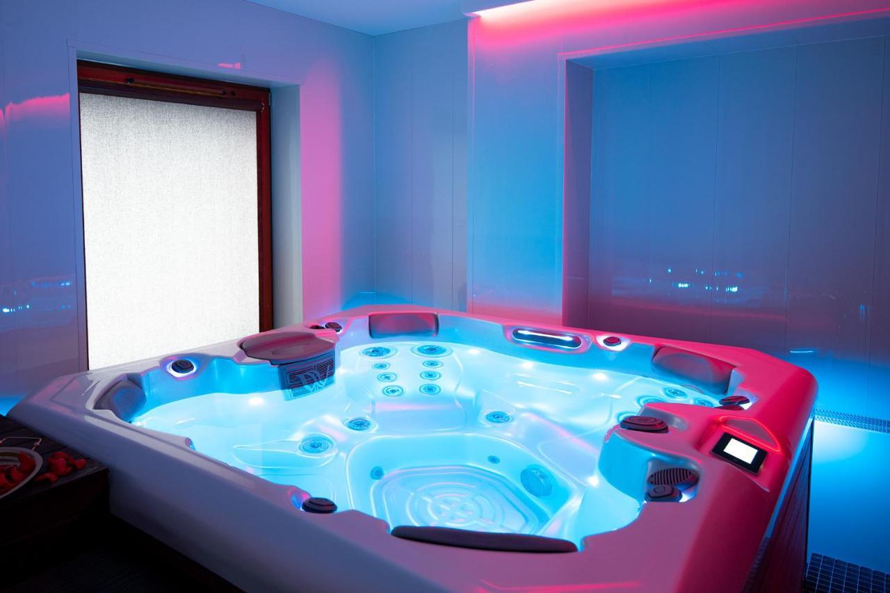 Bona Jacuzzi Club Aparthotel Cracovia Esterno foto