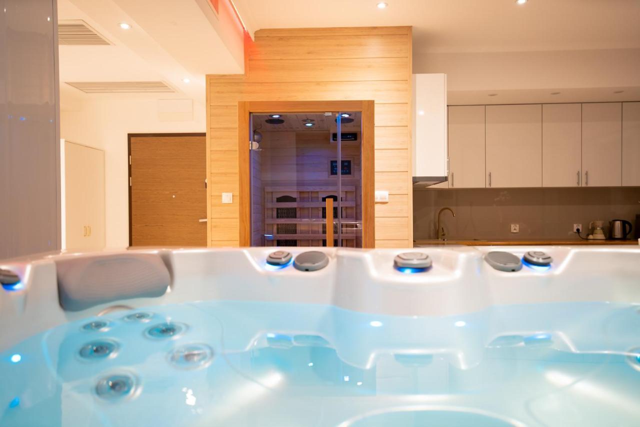 Bona Jacuzzi Club Aparthotel Cracovia Esterno foto