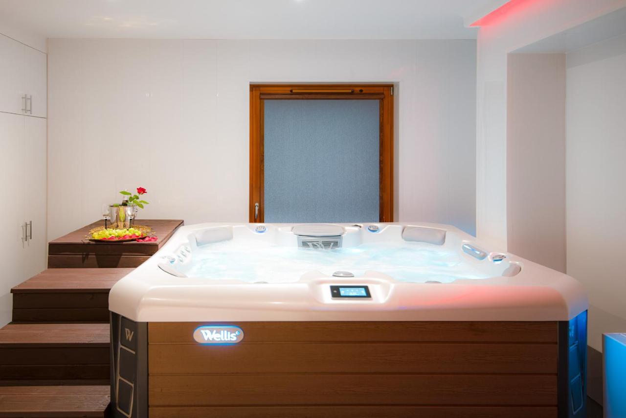Bona Jacuzzi Club Aparthotel Cracovia Esterno foto