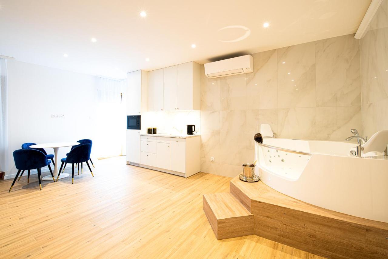 Bona Jacuzzi Club Aparthotel Cracovia Esterno foto